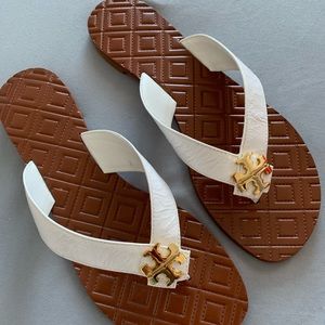 NEW! 🖤 Tory Burch White Leather Sandals